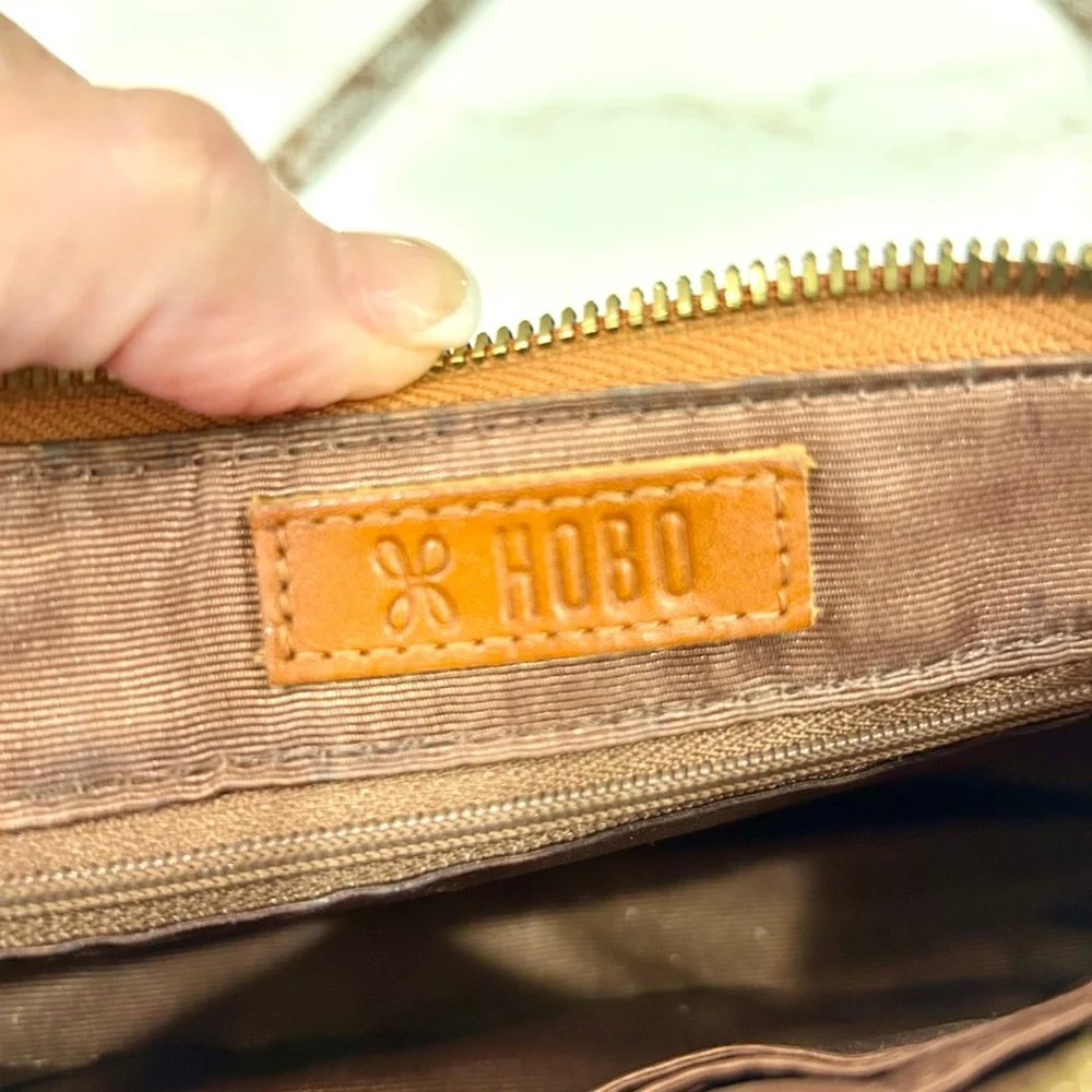 HOBO wear 3-ways Tan Leather Handbag - Picture 5 of 6